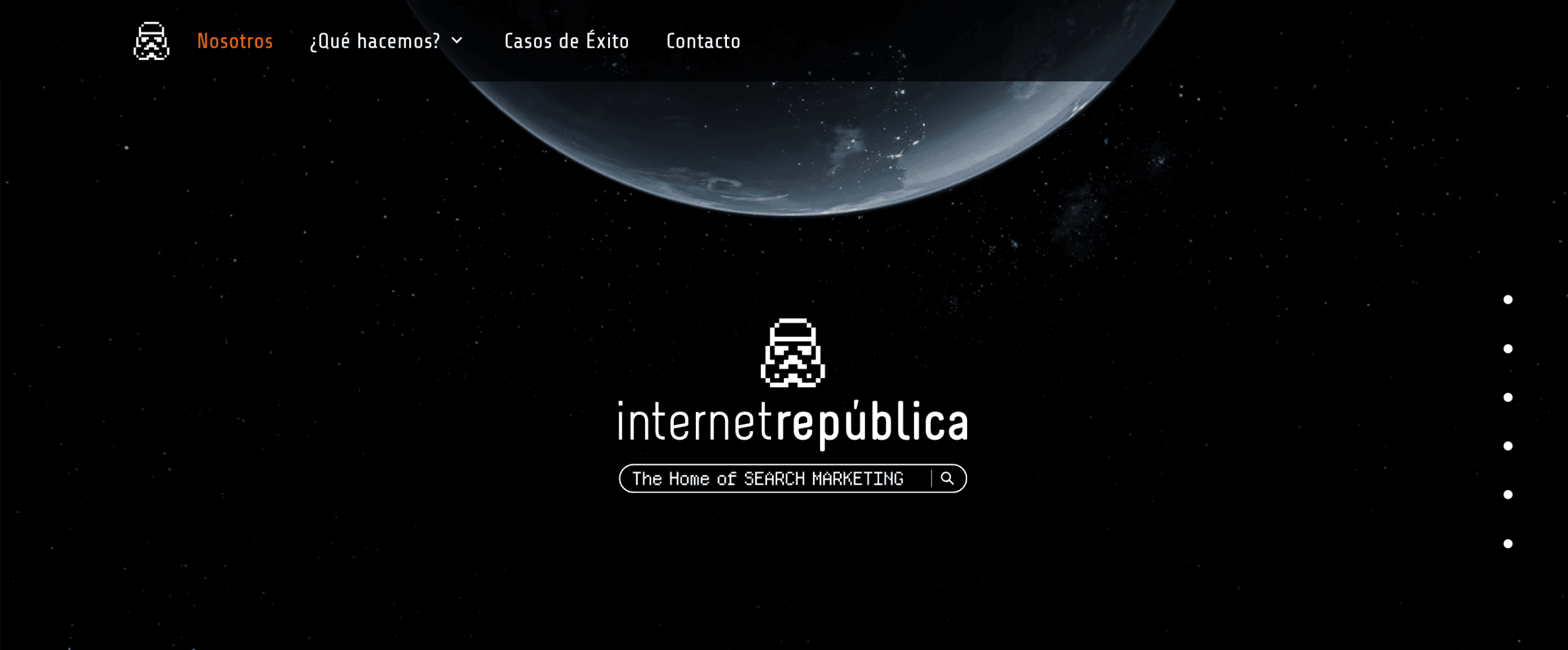 Internet República: página de inicio Página de inicio de Internet República con su logotipo sobre un fondo espacial y el lema «The Home of Search Marketing»