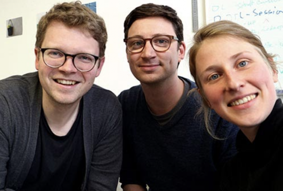 L’attribut alt de cette image est vide, son nom de fichier est Co-founders-of-Zimmer-Fahrradtaschen-Till-Runge-Kevin-Schoen-and-Ulrike-924x624.png.